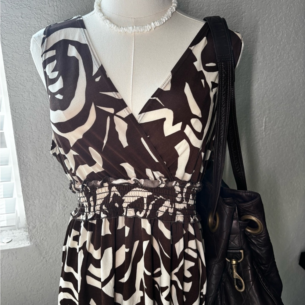 Brown and White Sleeveless Dress